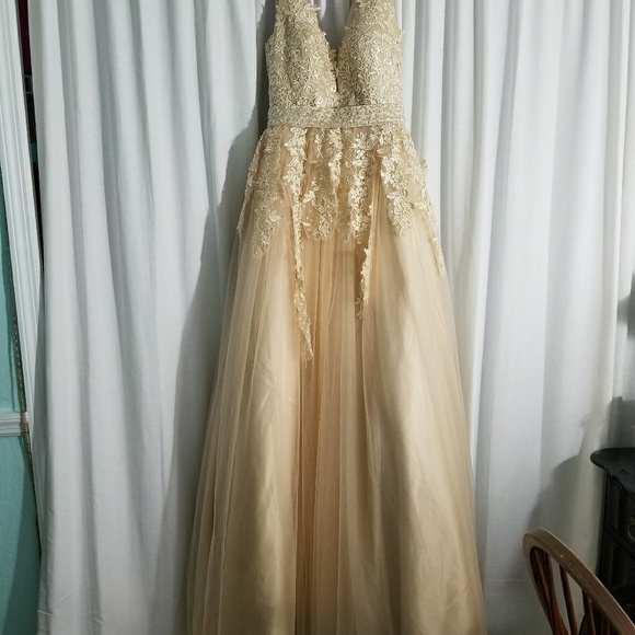 Brand new dress - Picture 3 of 6